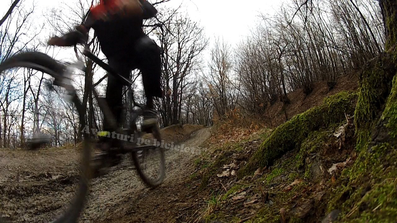 Aventuri pe bicicleta Cauciucuri si frane noi testate pe noroi